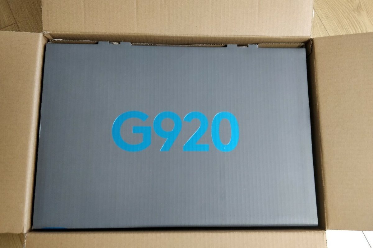 Unboxing the Logitech G920 Wheel - Inside the Package