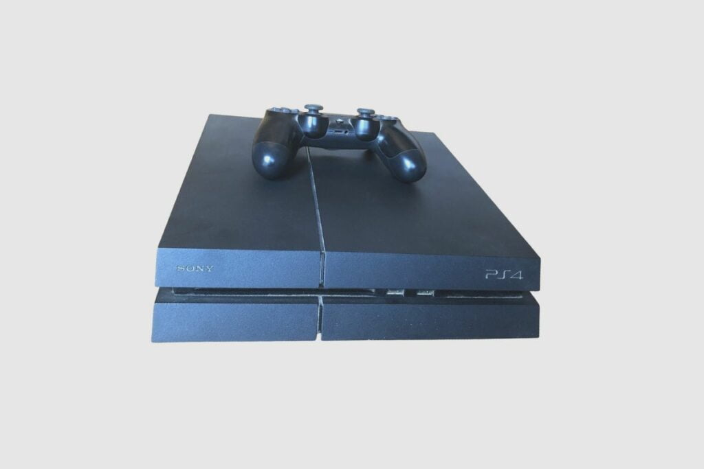 What Are the Main Advantages of Playing with a PS4 Ultimate Player Edition_