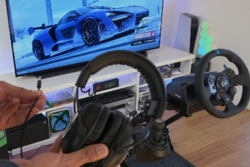 how-to-use-mic-with-your-logitech-g920-driving-force-racing-wheel