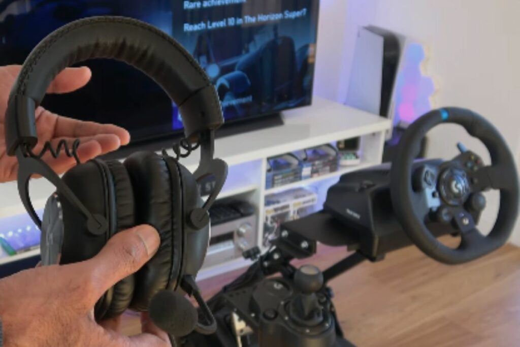 How do I Use My Wired Headset with My Logitech Steering Wheel on My PS4